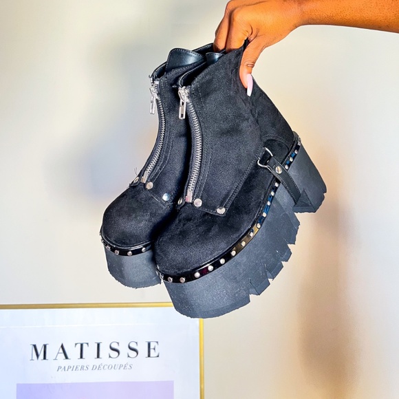 Ashes 100 Ankle Boot - Picture 2 of 3